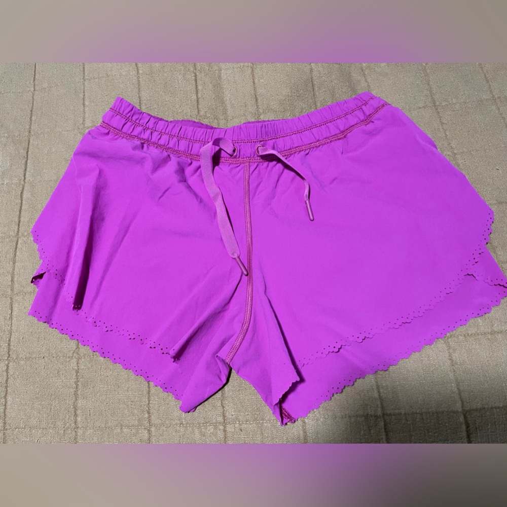 Lululemon shorts size 4 - magenta